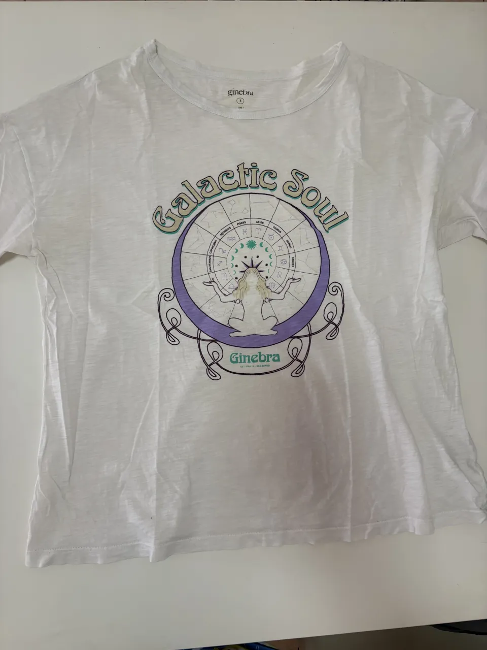 Remera Ginebra - imagen 1