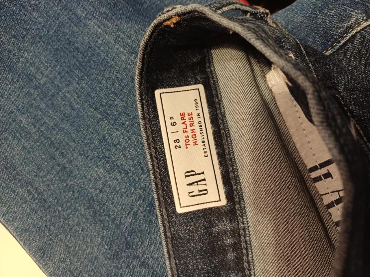 Jean GAP miniatura 4