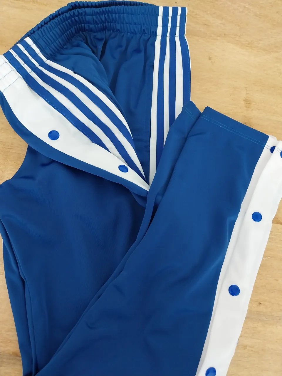 Pantalón Adidas no original - imagen 6