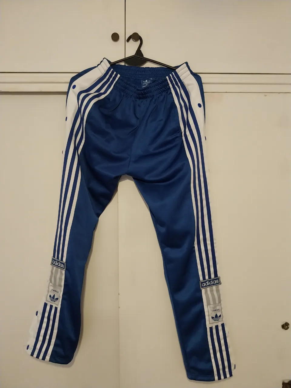 Pantalón Adidas no original - imagen 1