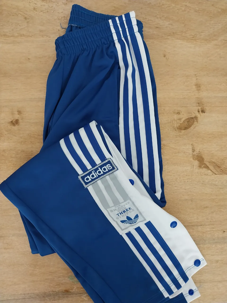 Pantalón Adidas no original - imagen 3