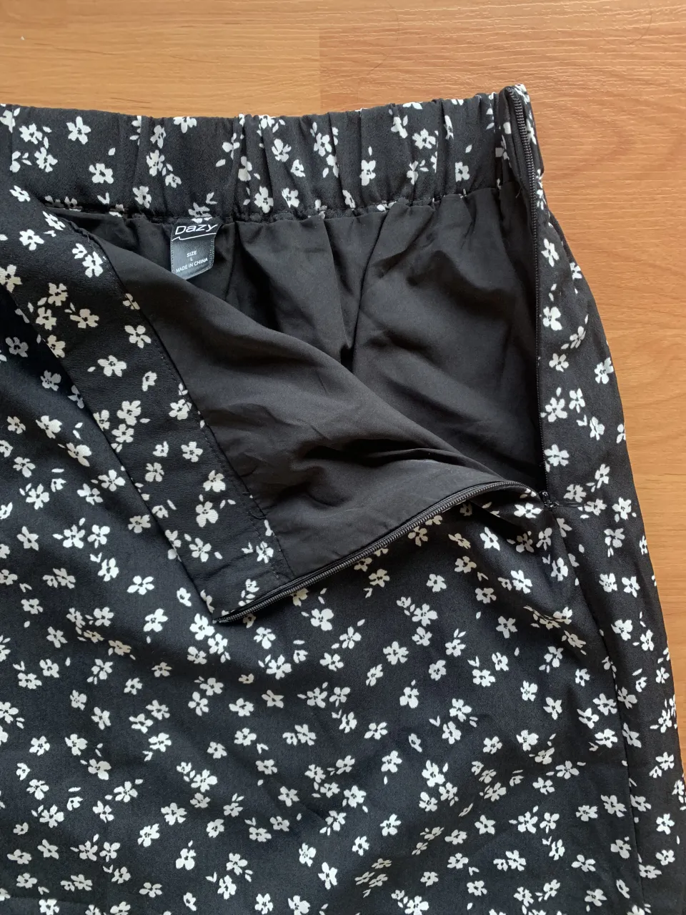 Pollera Dazy shein - Vista 2