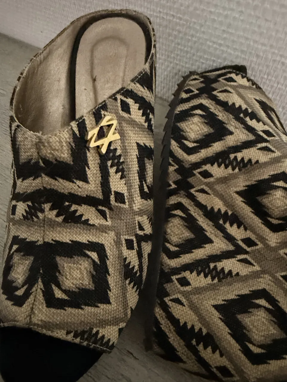 Zuecos Ricky Sarkany - imagen 1