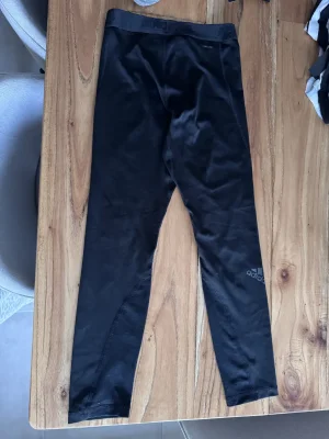 Calza adidas · Talle 11 años / 146 cm