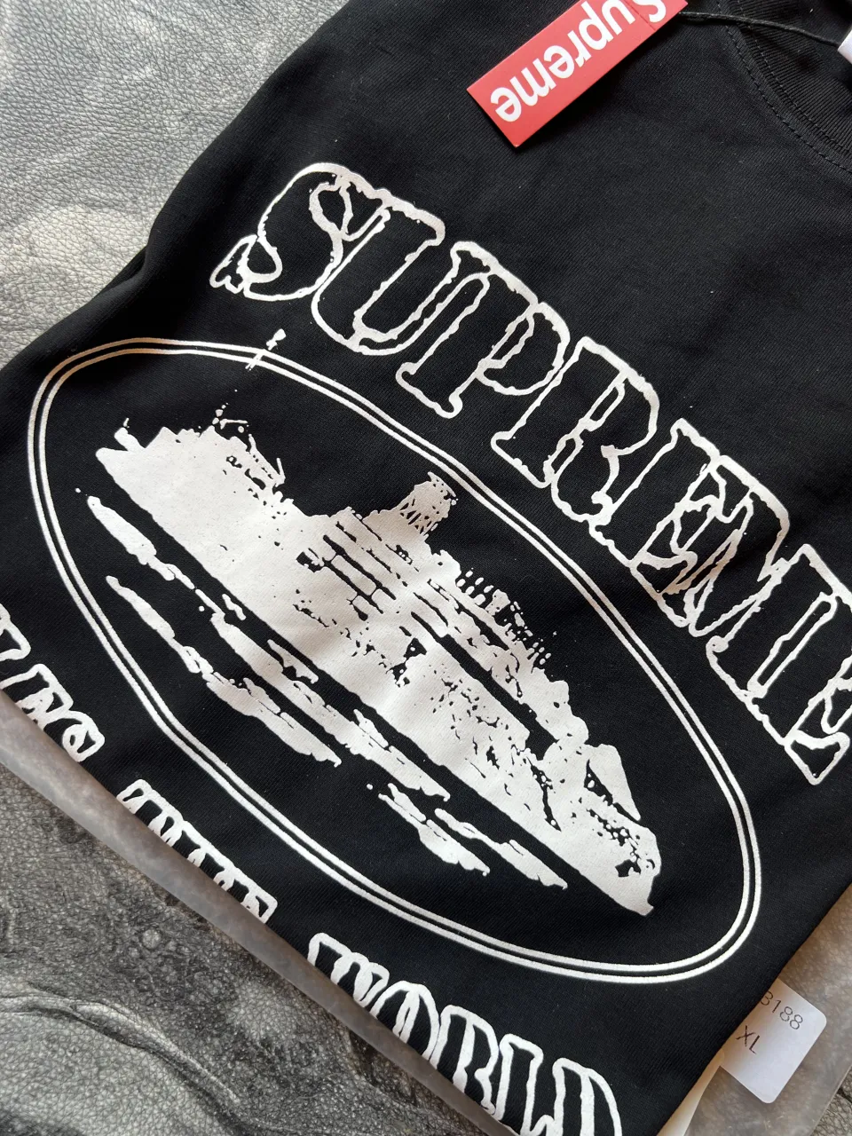 Remera Supreme - Vista 2