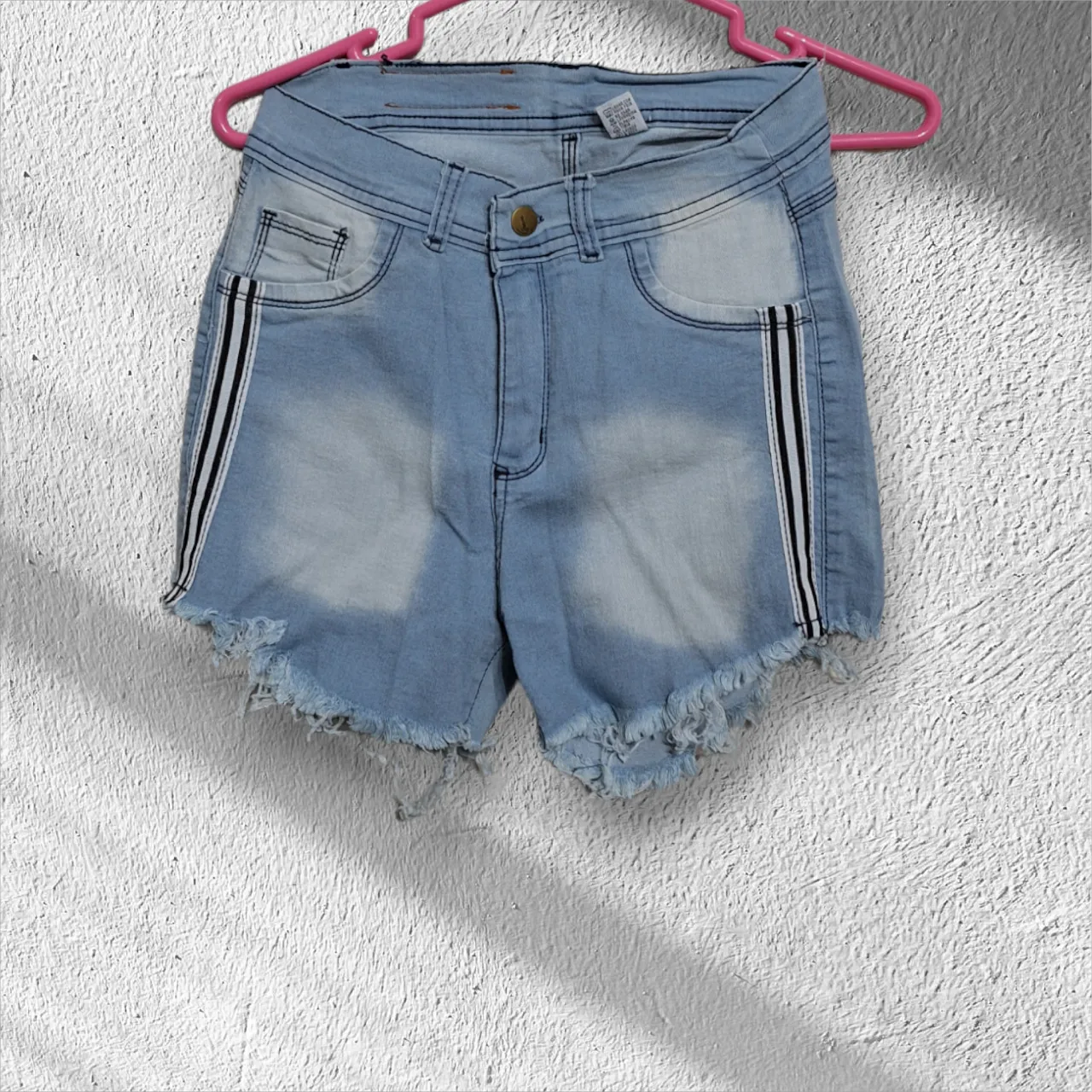 Short No tiene exactamente la marca - imagen 1