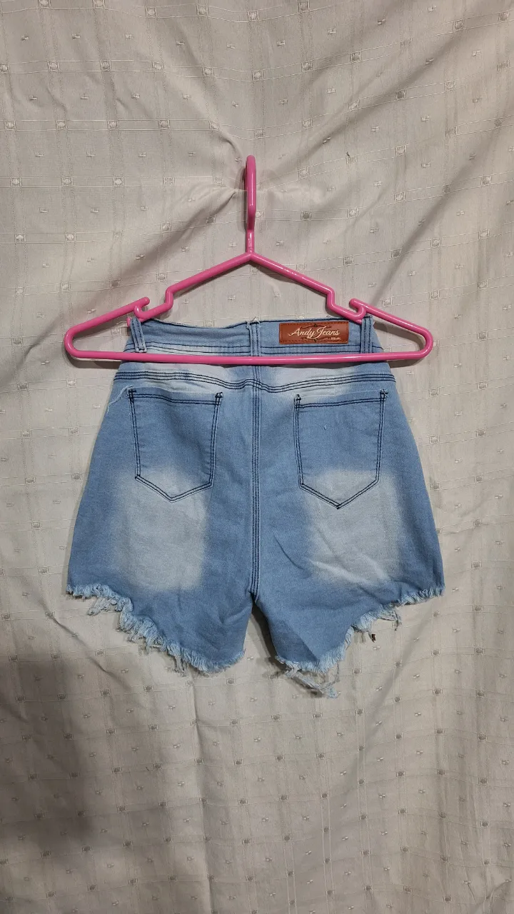 Short No tiene exactamente la marca - imagen 4