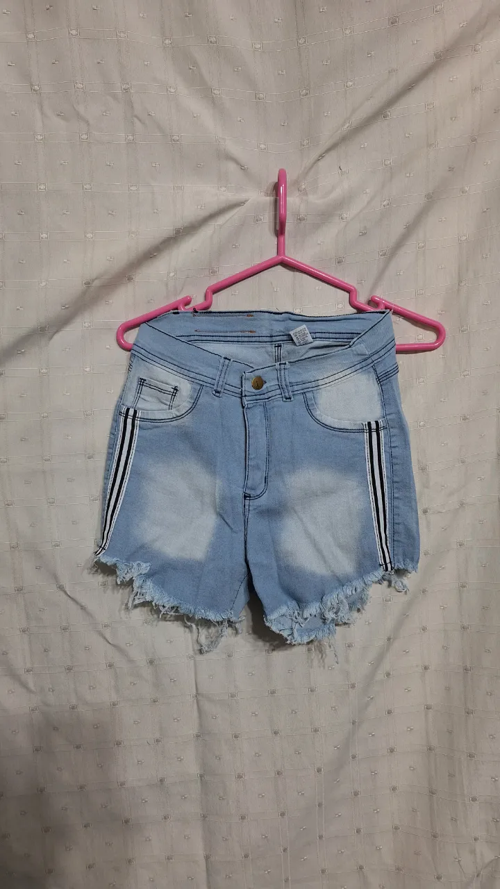 Short No tiene exactamente la marca - imagen 2