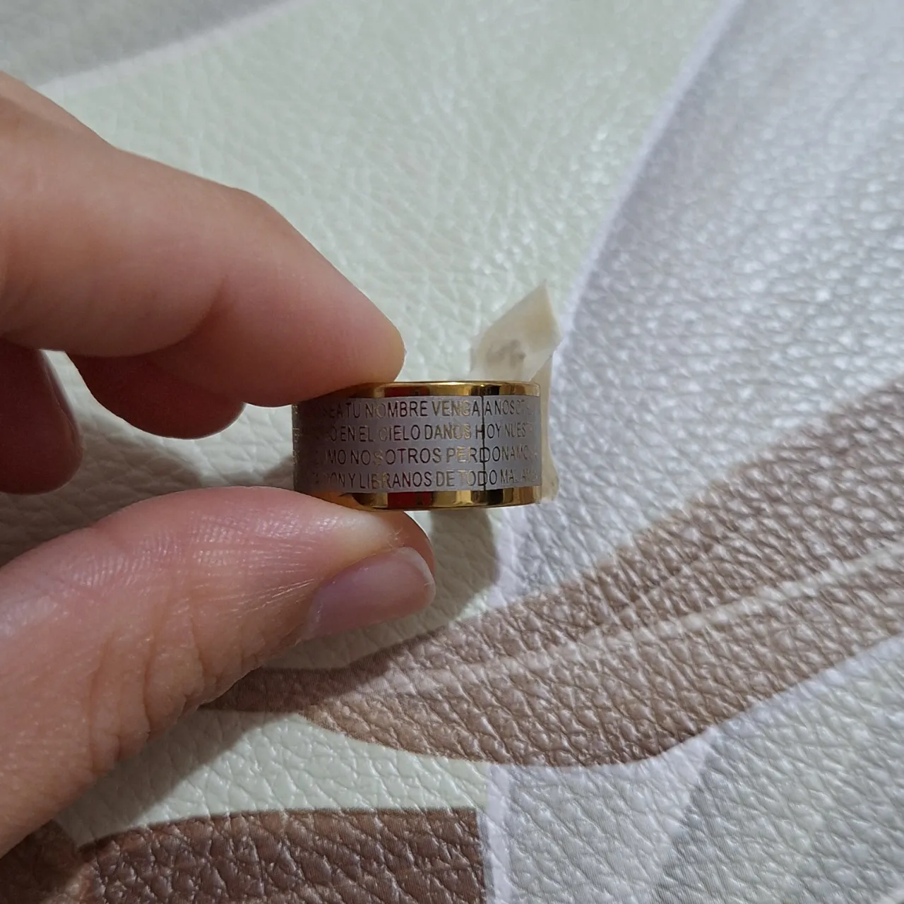 Anillo No tiene exactamente la marca - imagen 1