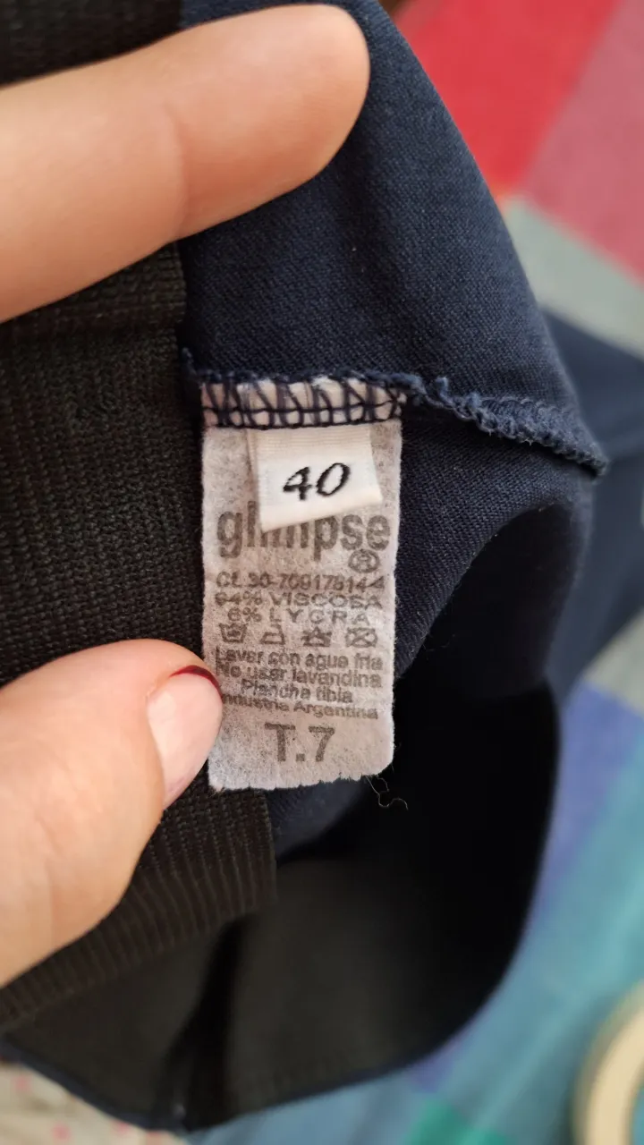 Short No tiene exactamente la marca - imagen 3