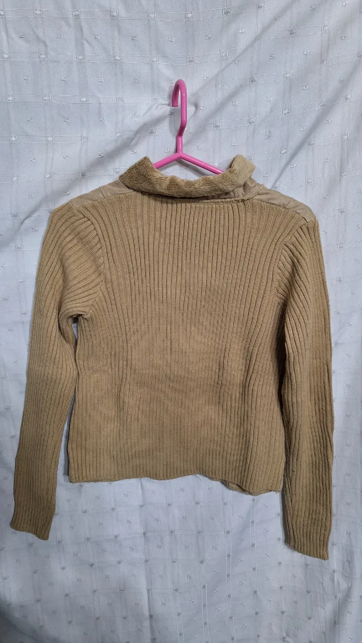 Campera No tiene exactamente la marca - imagen 4