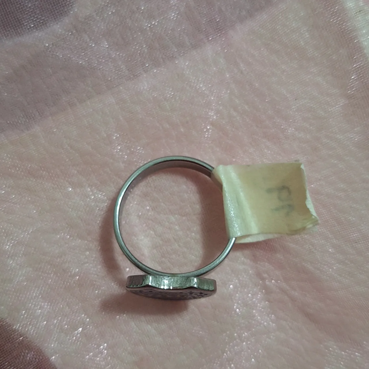 Anillo No tiene exactamente la marca - Vista 3