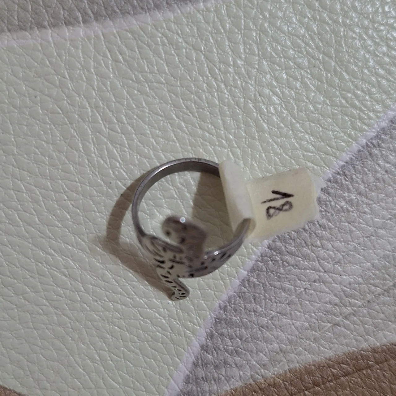 Anillo No tiene exactamente la marca - imagen 3