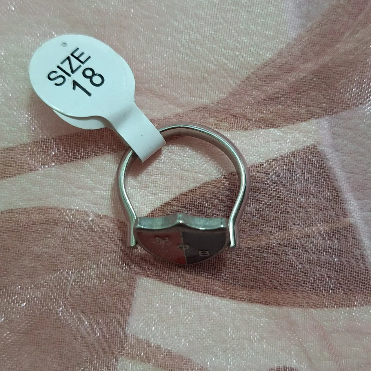 Anillo No tiene exactamente la marca - Vista 3