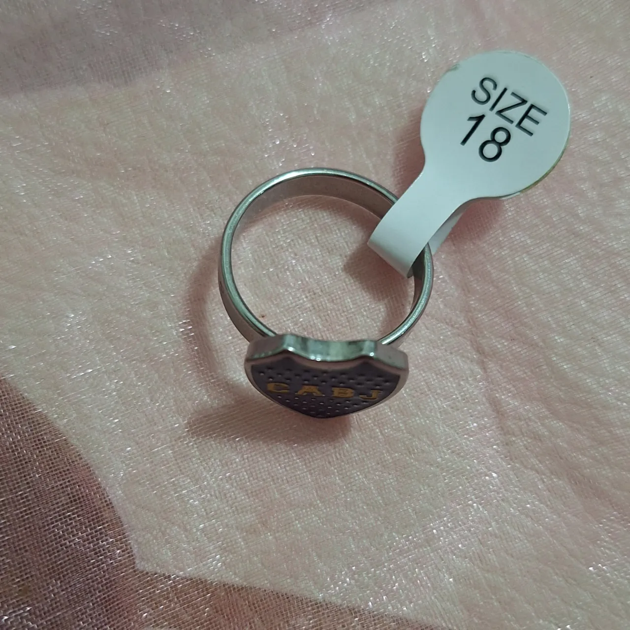 Anillo No tiene exactamente la marca - Vista 3