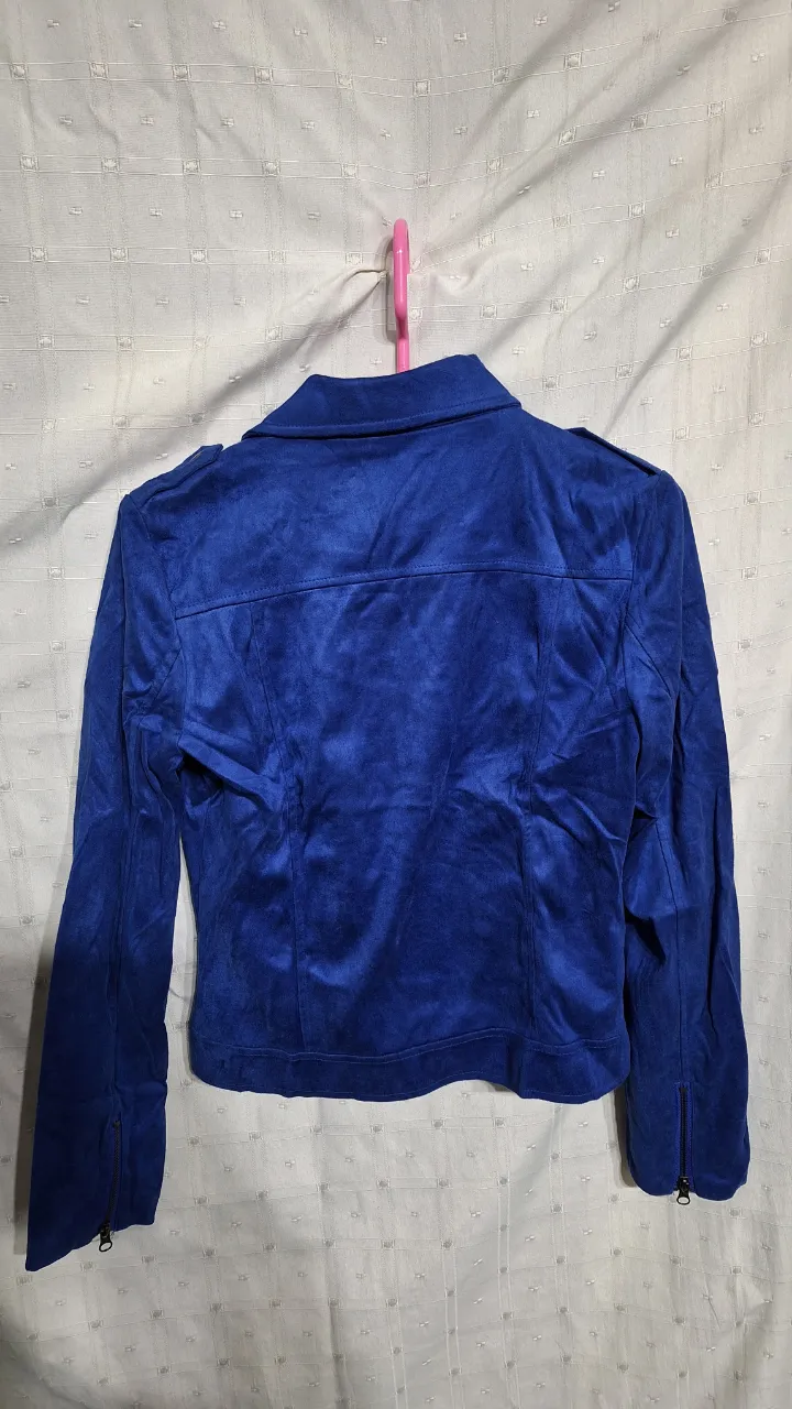 Campera No tiene exactamente la marca - imagen 4