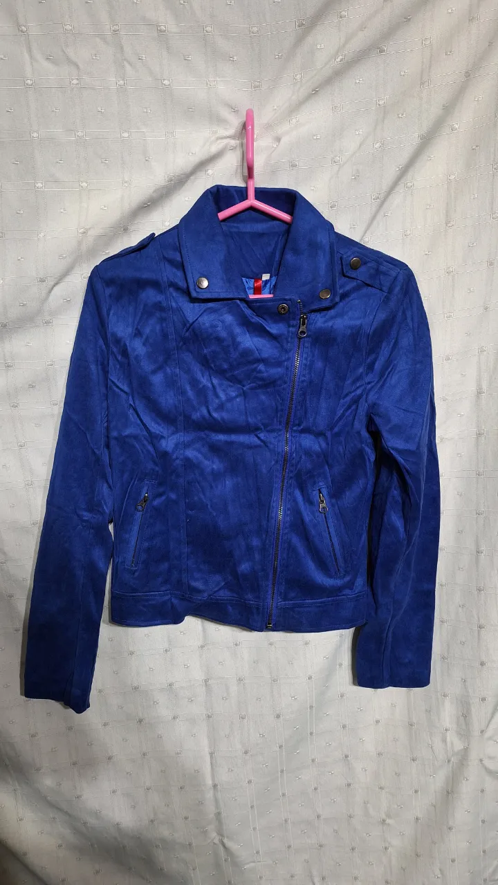 Campera No tiene exactamente la marca - imagen 2