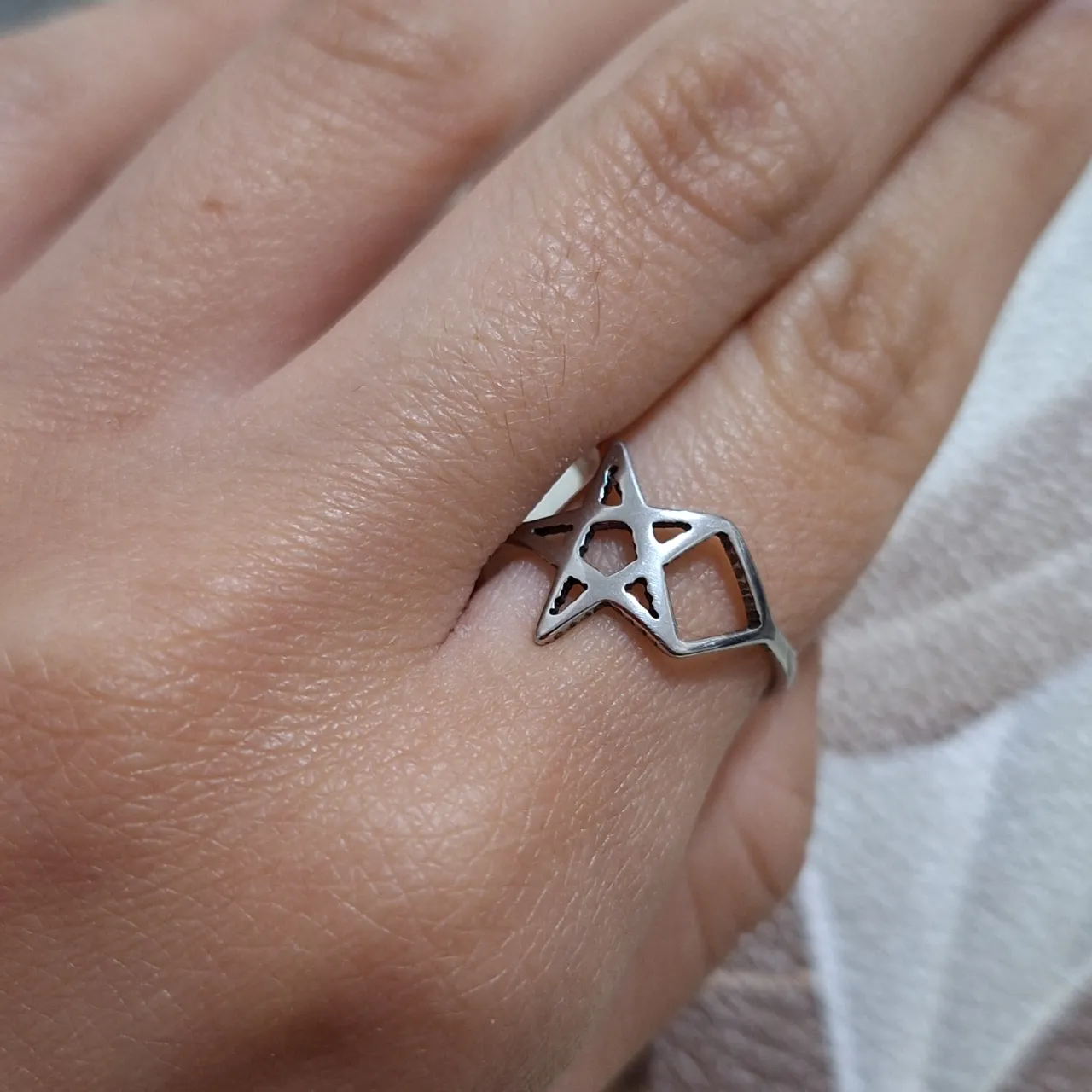 Anillo No tiene exactamente la marca - imagen 2