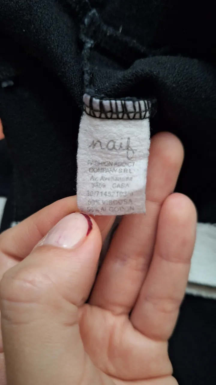 Short No tiene exactamente la marca - imagen 3