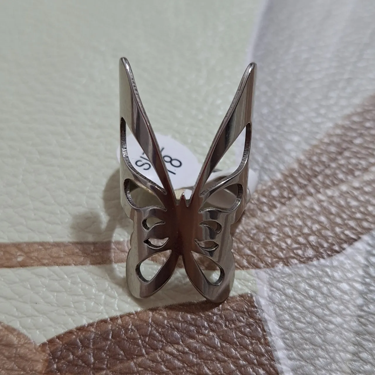 Anillo No tiene exactamente la marca