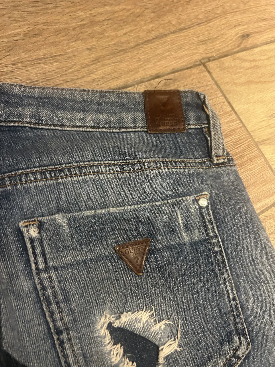 Jean GUESS - imagen 4