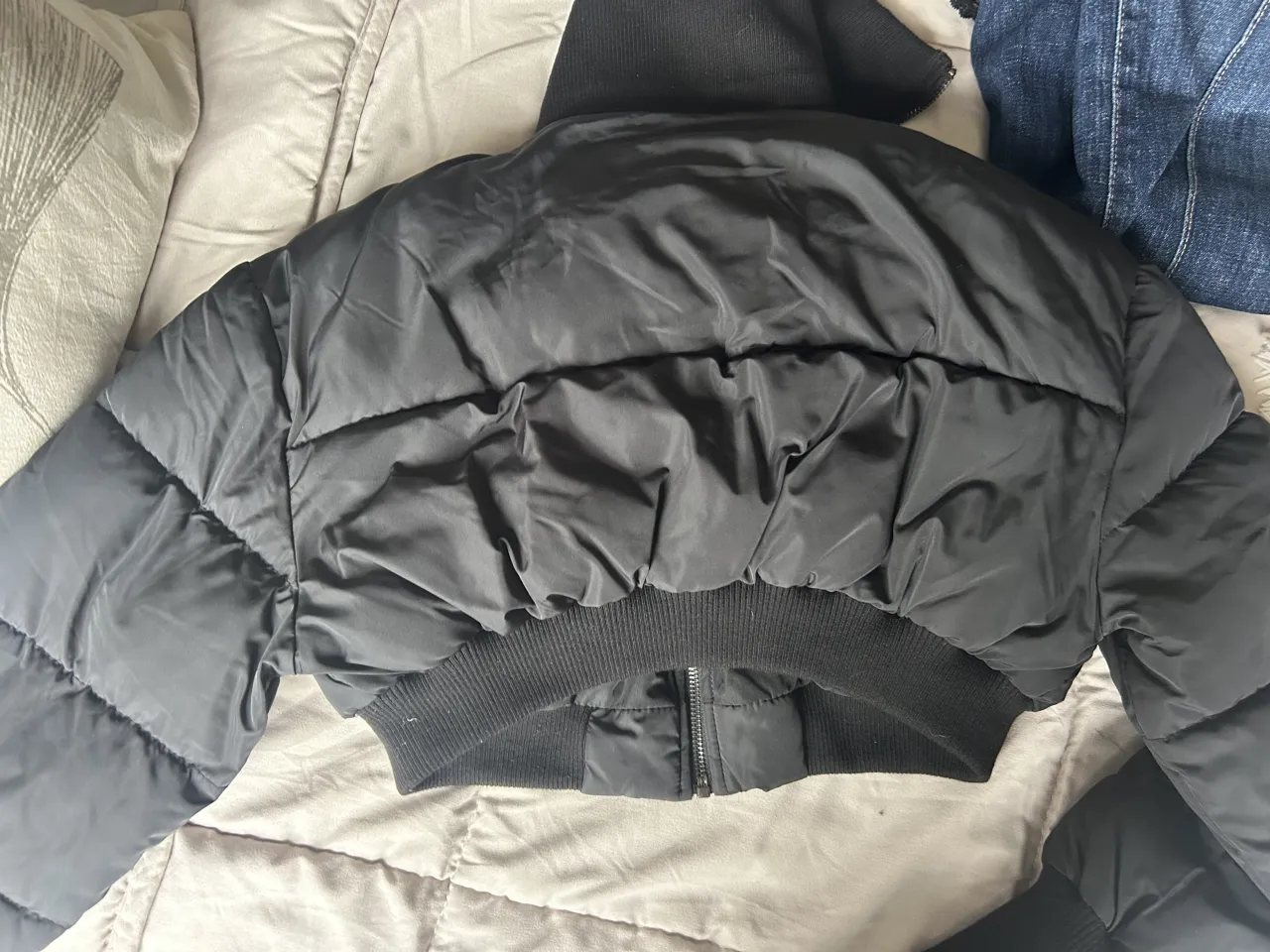 Campera Urban Outfitters - Vista 2