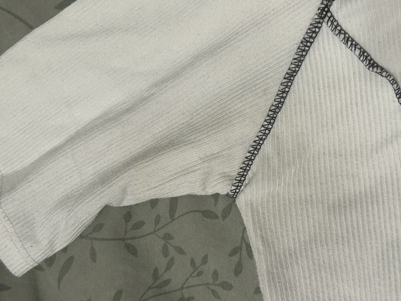 Remera A ≠ - imagen 3
