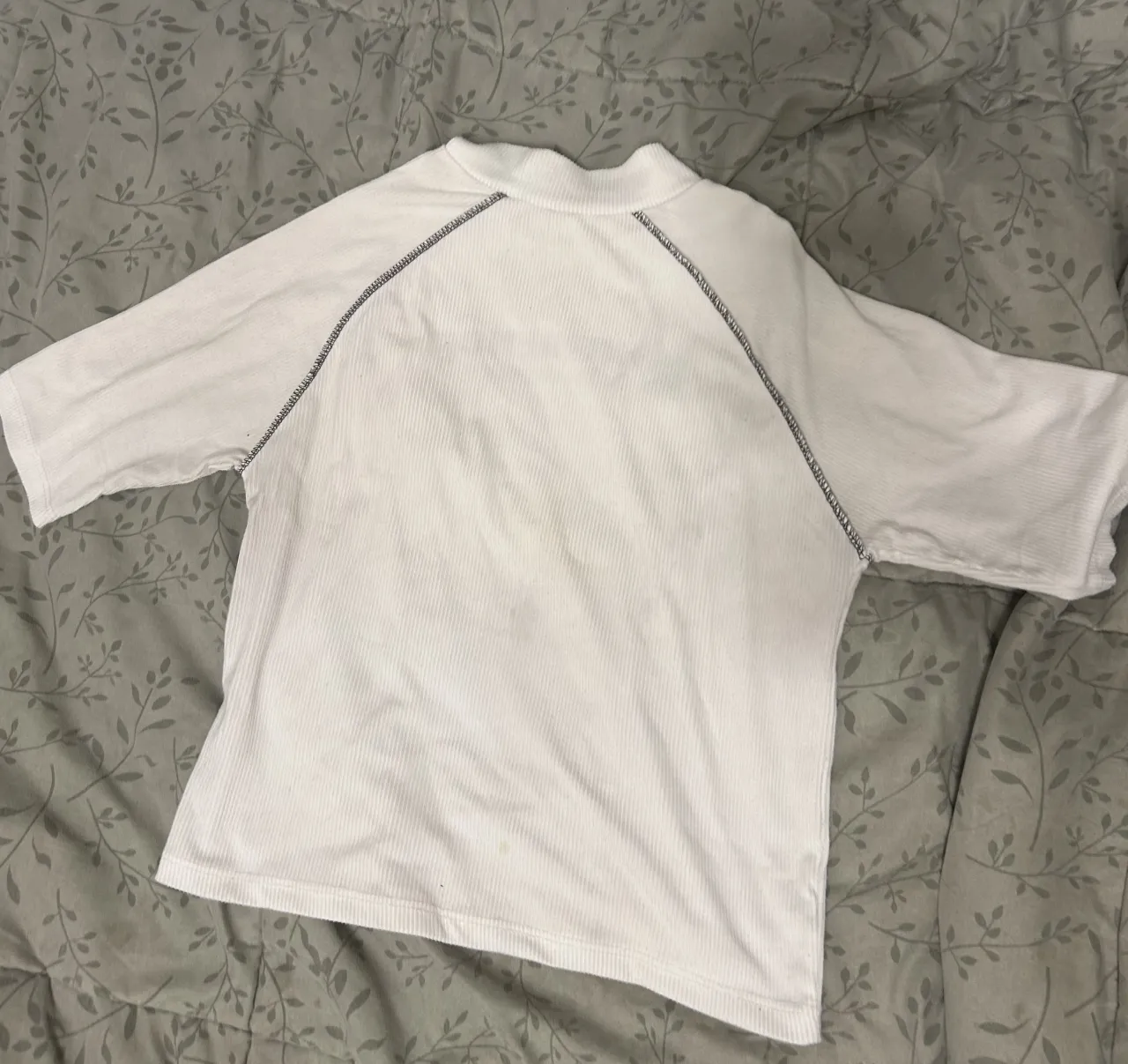 Remera A ≠ - imagen 2