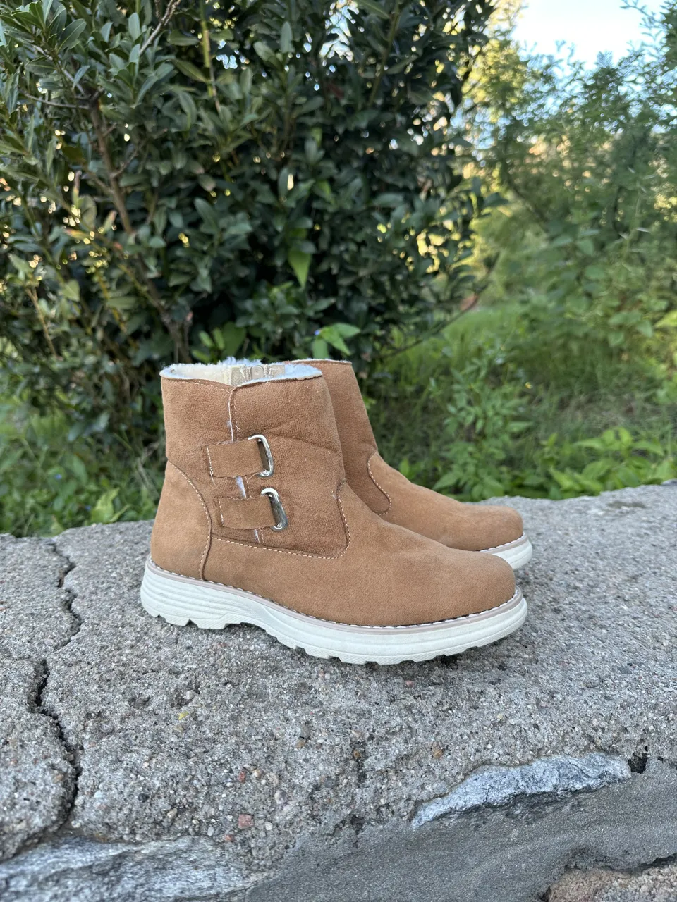 Botas A ≠ - Vista 2