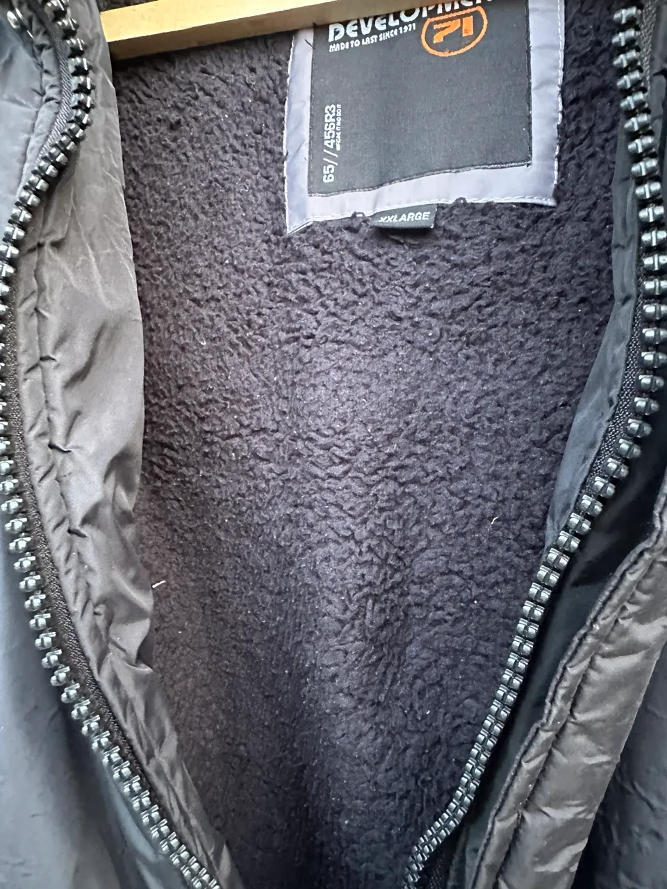 Campera A ≠ - imagen 6
