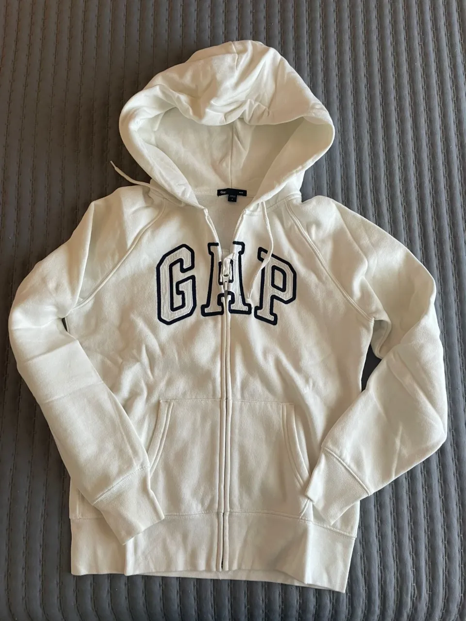 Buzo GAP - imagen 1