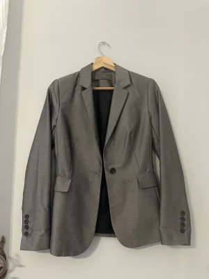 Zara Basic
