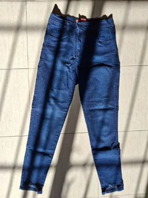 Melanyz jeans