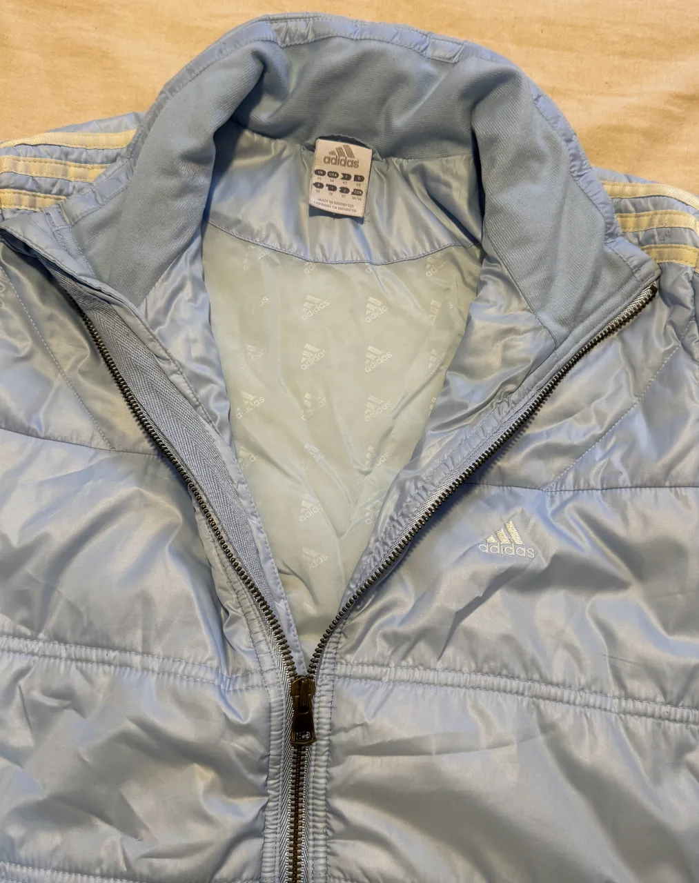 Campera adidas - Vista 3