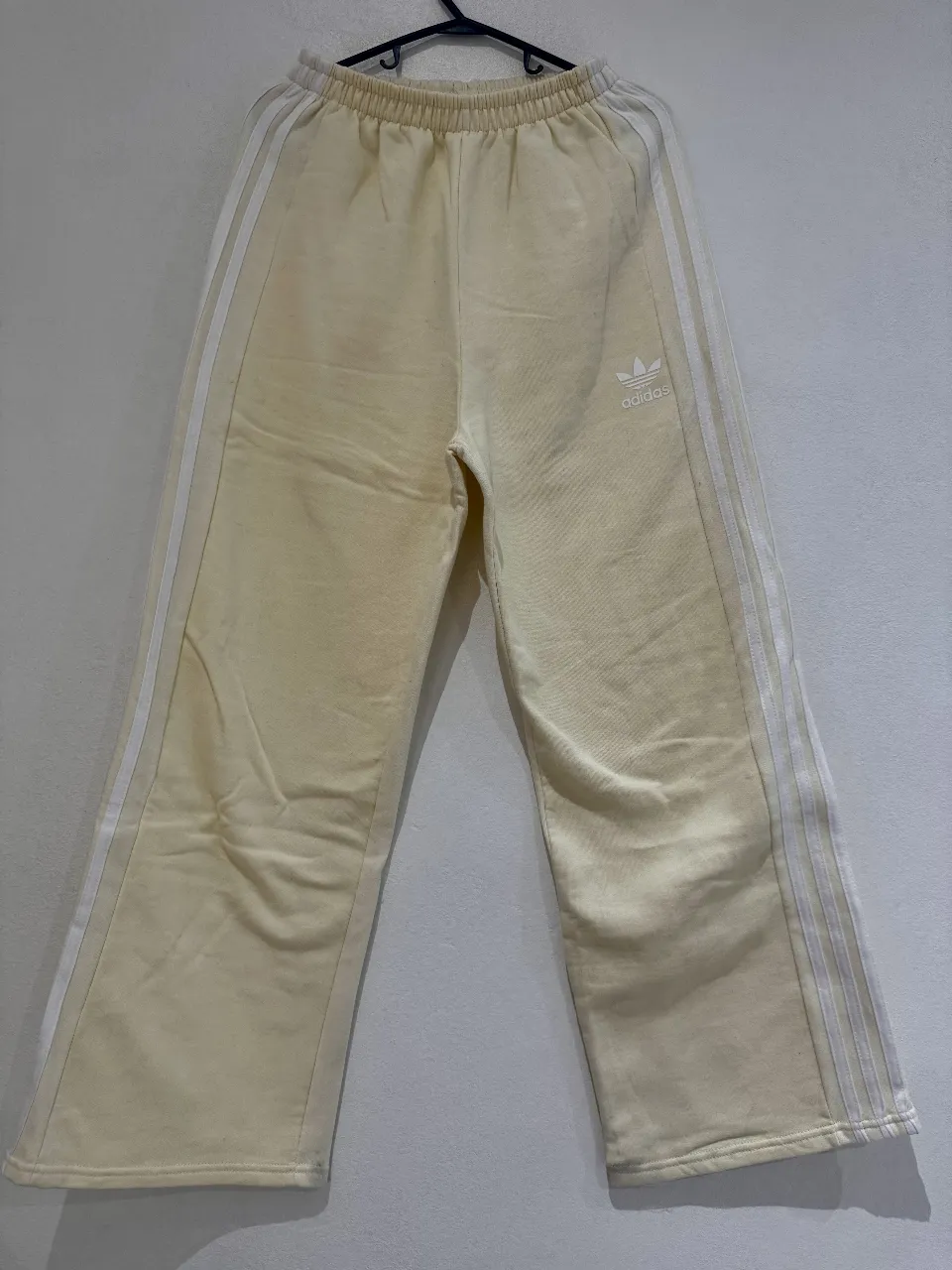 Pantalón adidas - imagen 1