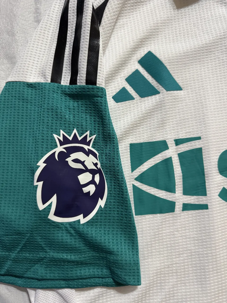 Camiseta adidas miniatura 4