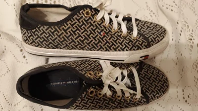 Tommy Hilfiger