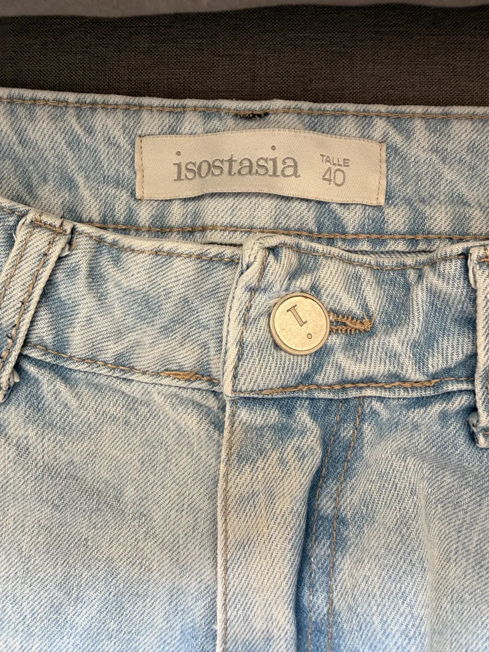 Jean Isostasia - imagen 1