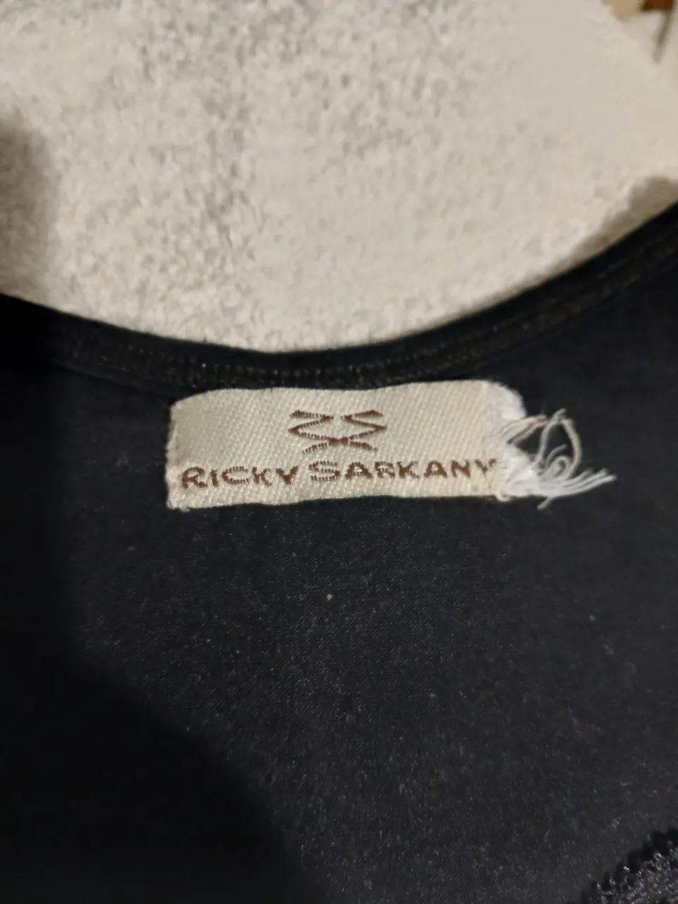 Musculosa Ricky Sarkany - imagen 4
