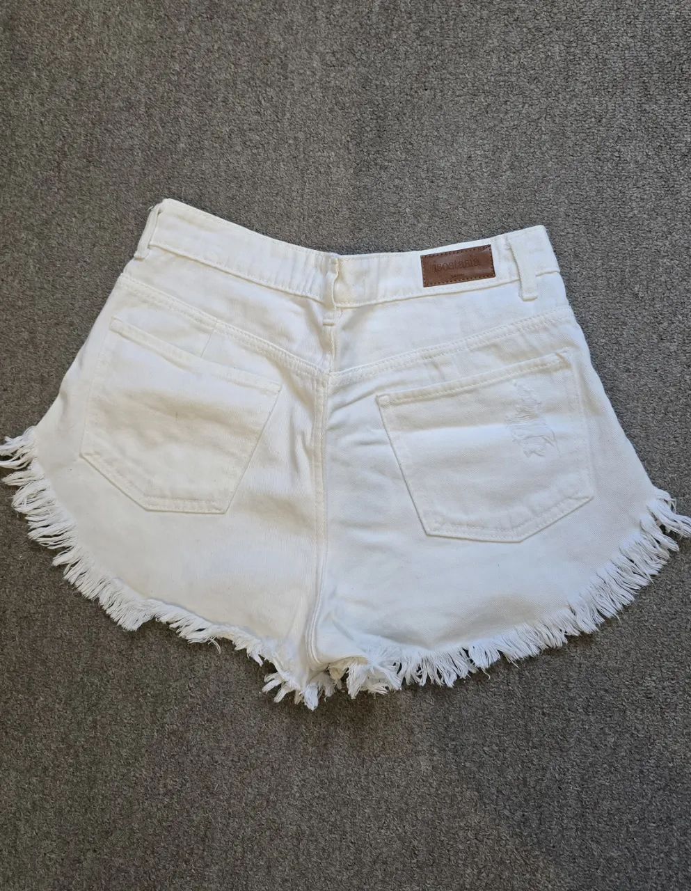 Short Isostasia - imagen 2