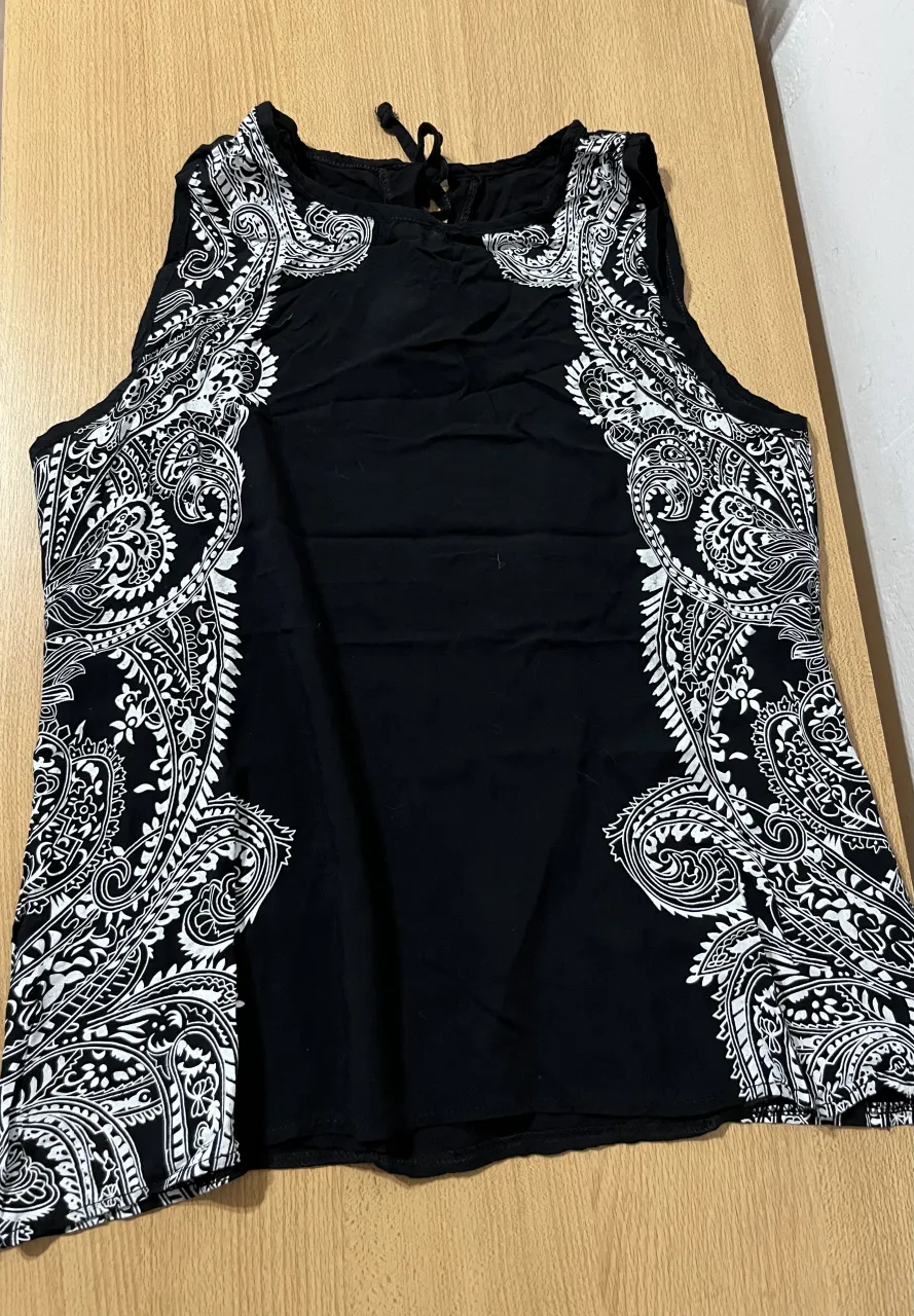 Musculosa A ≠ - imagen 1