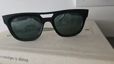 Ray-Ban