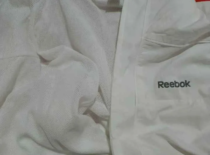 Campera Reebok - Vista 3