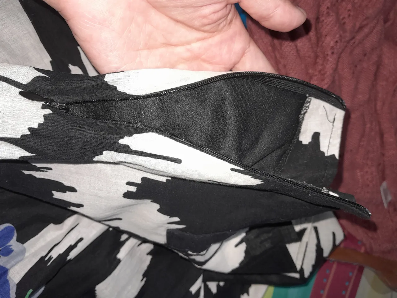 Pollera A ≠ - Vista 3