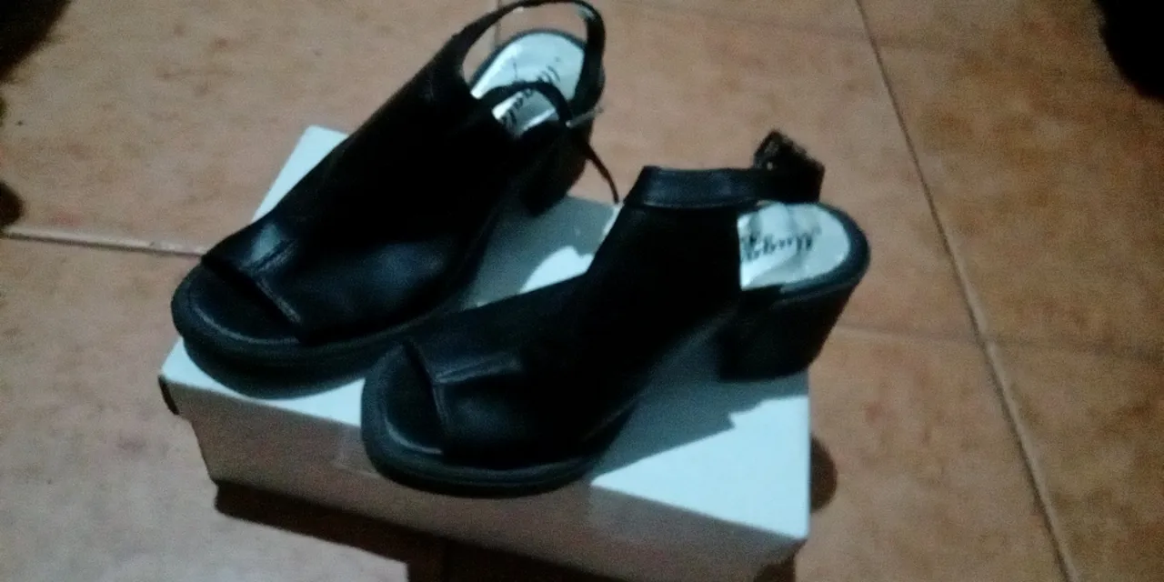 Sandalias A ≠ - imagen 2