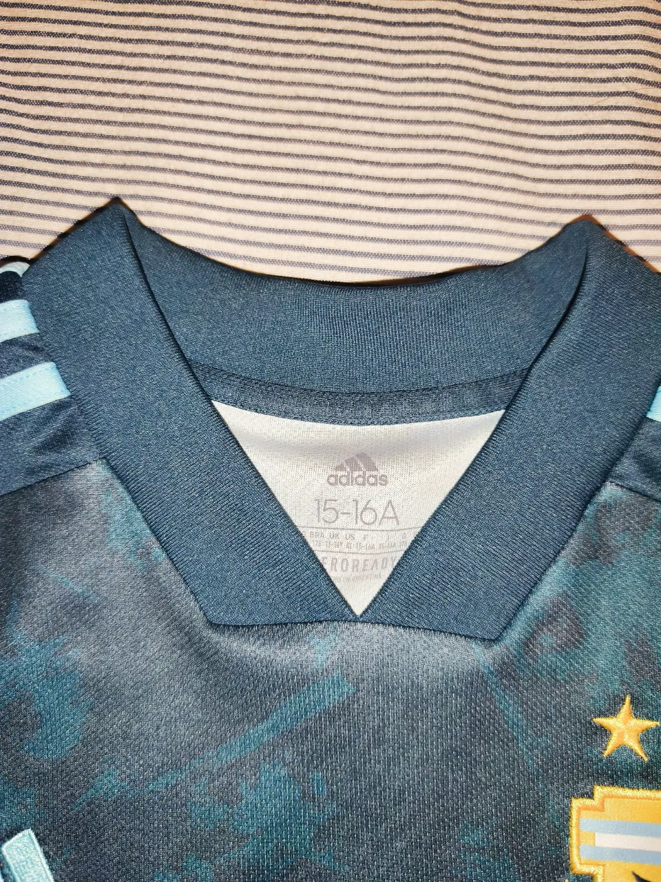 Camiseta adidas - Vista 2