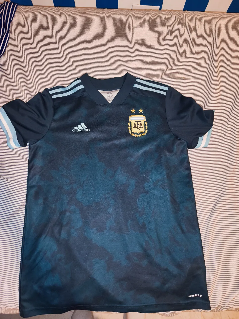 Camiseta adidas