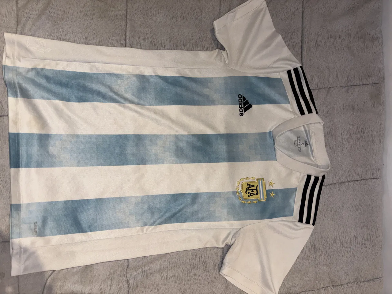 Camiseta adidas