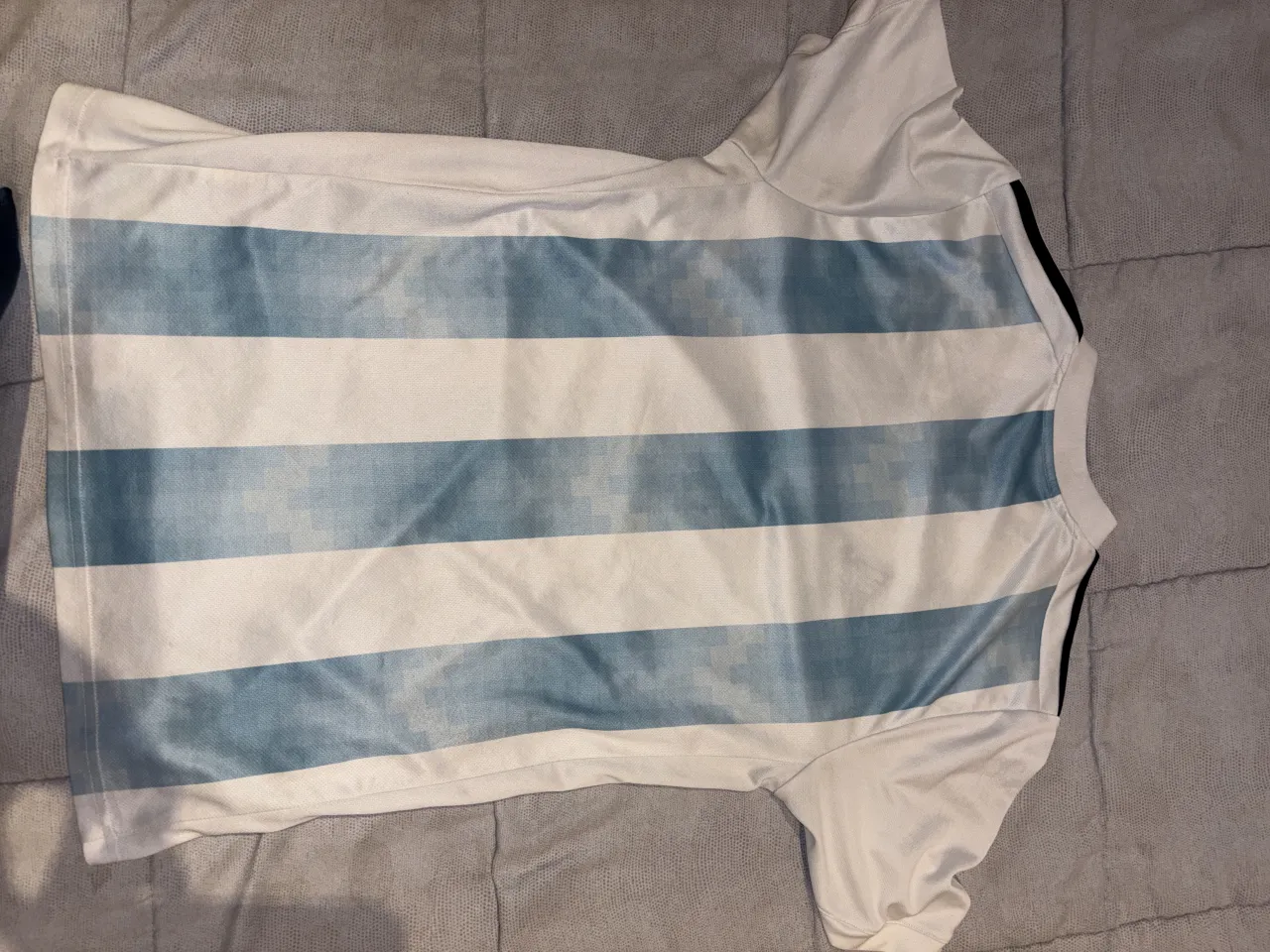 Camiseta adidas - Vista 2