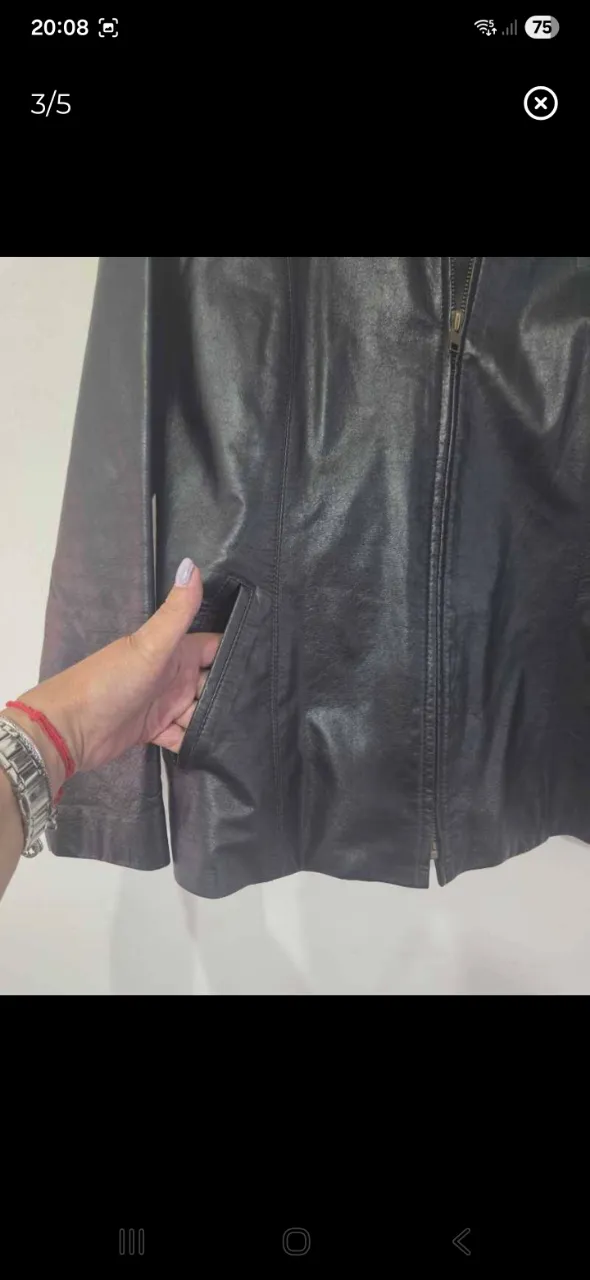 Campera A ≠ - Vista 3